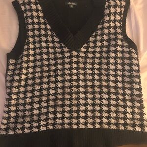 wild fable Black and White Houndstooth V-Neck Sweater Vest